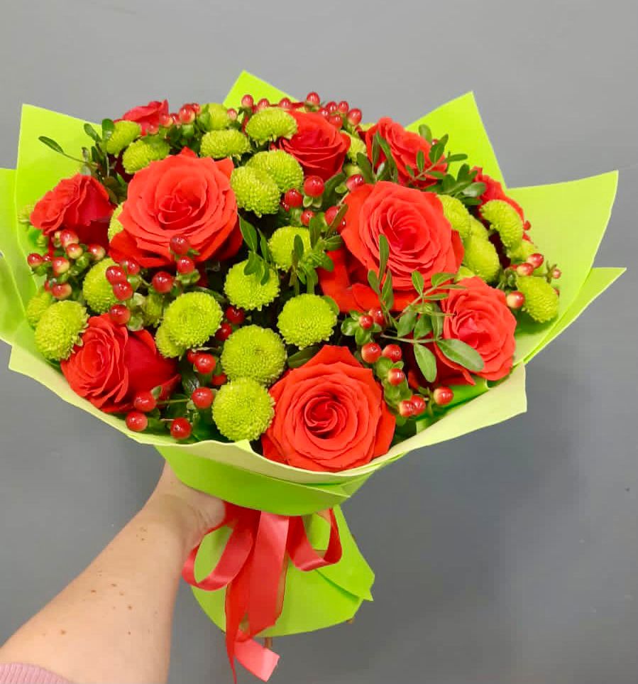 Букет цветов из: Хризантемы и Розы в Карагайлинском