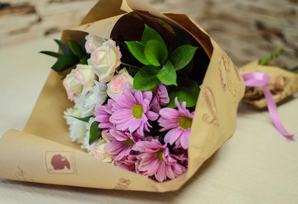 Букет цветов из: Розы и Хризантемы в Карагайлинском