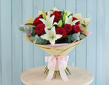 Букет цветов из:  Лилии и Розы в Карагайлинском