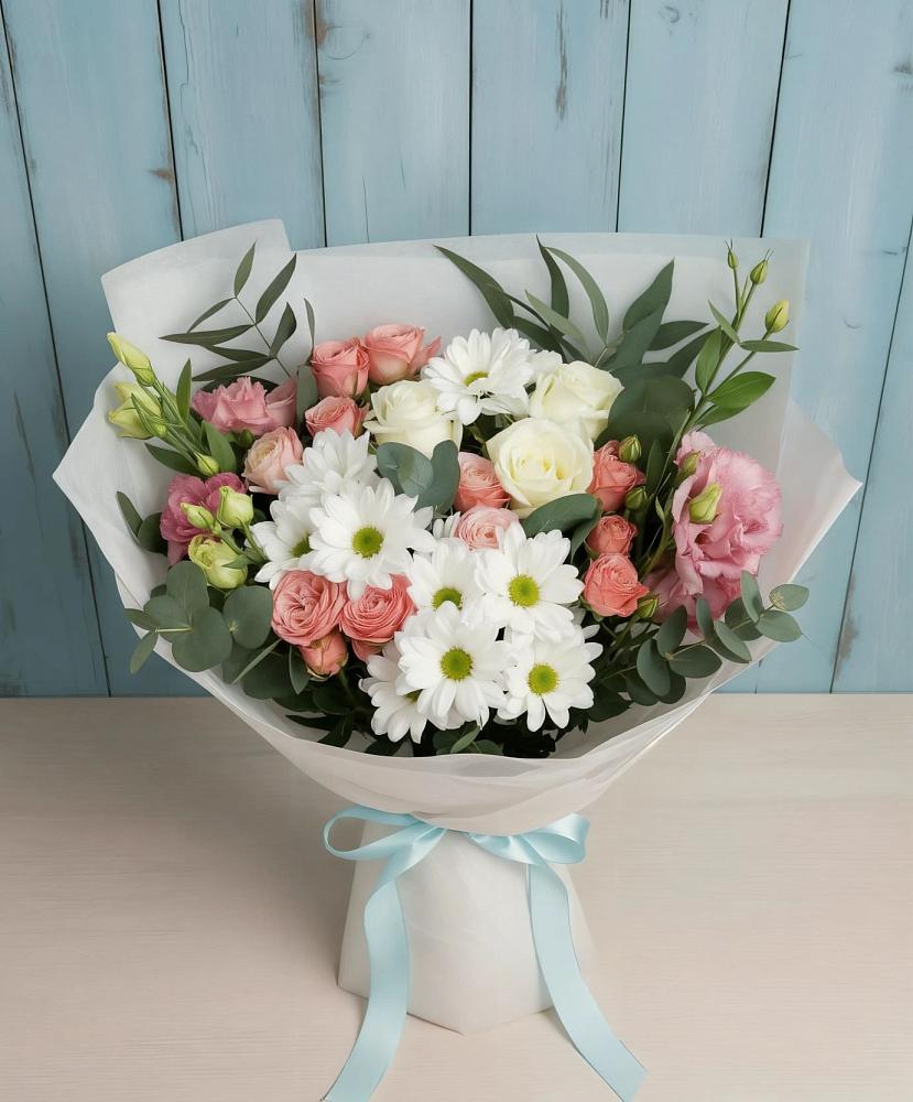 Букет цветов из: Розы, Лизиантусы и Хризантемы в Карагайлинском