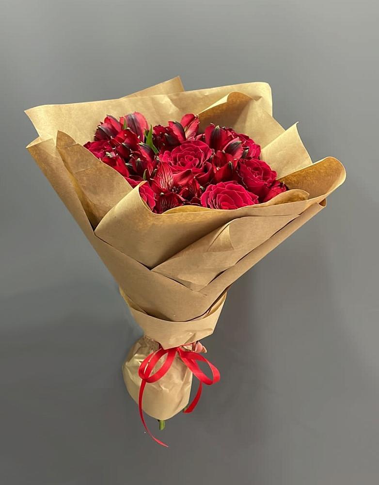 Букет цветов из: Альстромерии и Розы в Карагайлинском