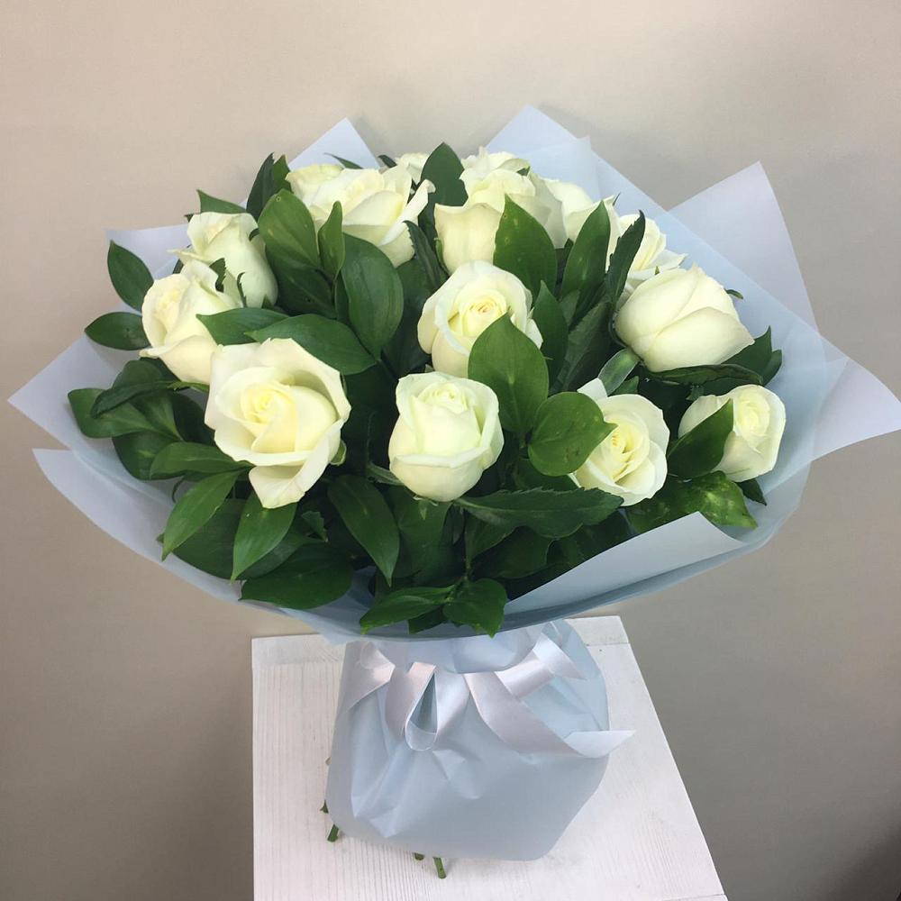Букет 15 Белых роз Проуд в Карагайлинском