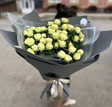 Букет Белые кустовые розы Солинеро в Карагайлинском