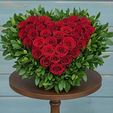 Цветочная композиция из Розы в виде сердца в Карагайлинском