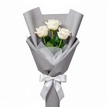 Букет 3 белые розы в Карагайлинском