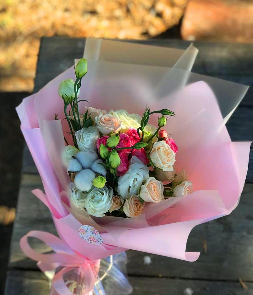 Букет цветов из: Розы и Лизиантусы в Карагайлинском