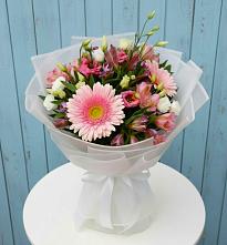 Букет цветов из:  Герберы, Альстромерии и Лизиантусы в Карагайлинском