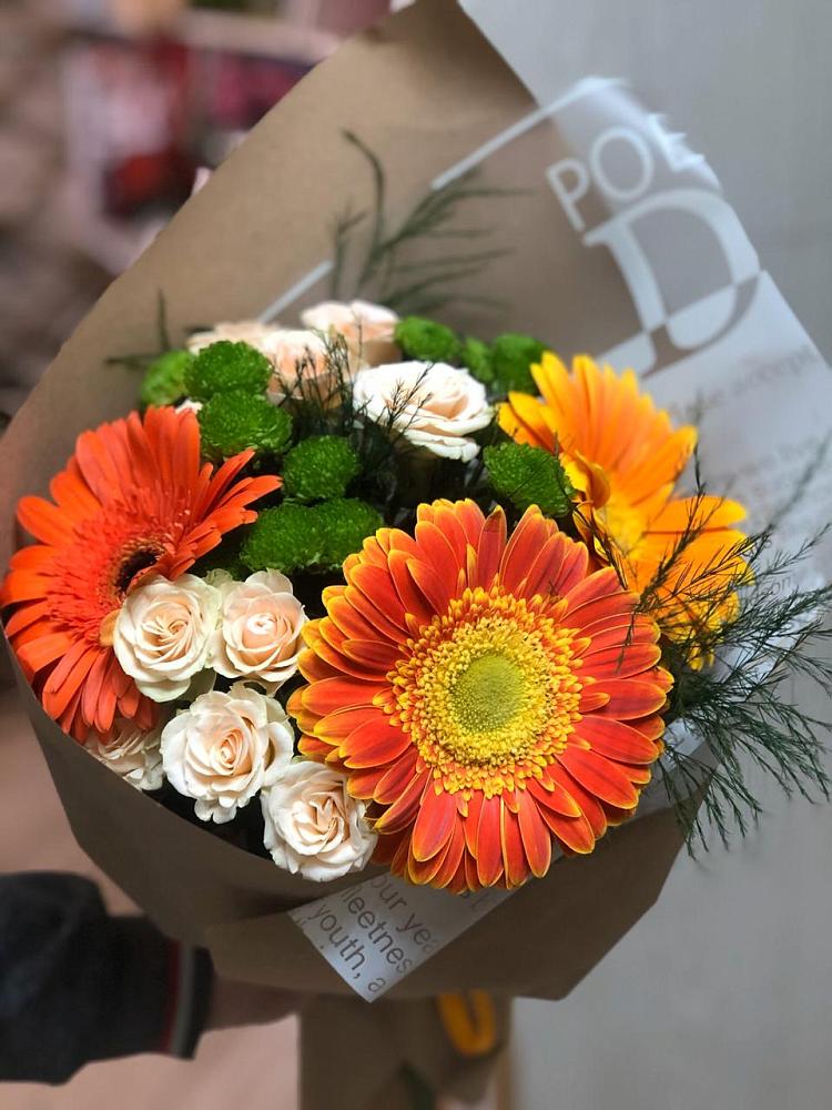 Букет цветов из: Герберы, Хризантемы и Розы в Карагайлинском