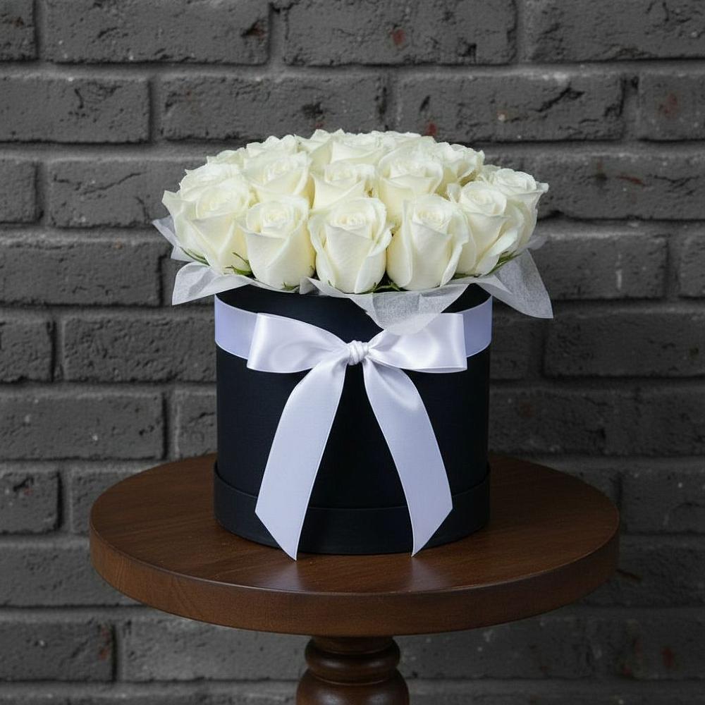 Цветочная композиция из Розы в шляпной коробке в Карагайлинском