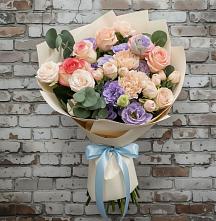 Букет цветов из:  Розы, Лизиантусы и Гвоздики в Карагайлинском