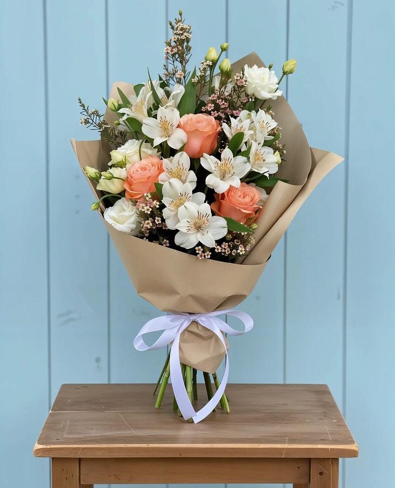 Букет цветов из: Альстромерии, Лизиантусы, Розы и Хризантемы в Карагайлинском