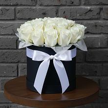 Цветочная композиция из Розы в шляпной коробке в Карагайлинском