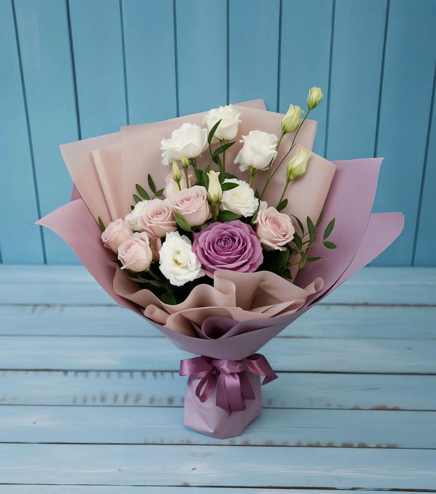 Букет цветов из: Розы и Лизиантусы в Карагайлинском